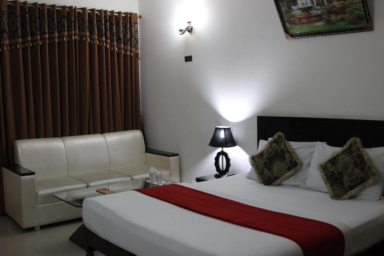 Tourist Inn Hotel Лахор Екстер'єр фото