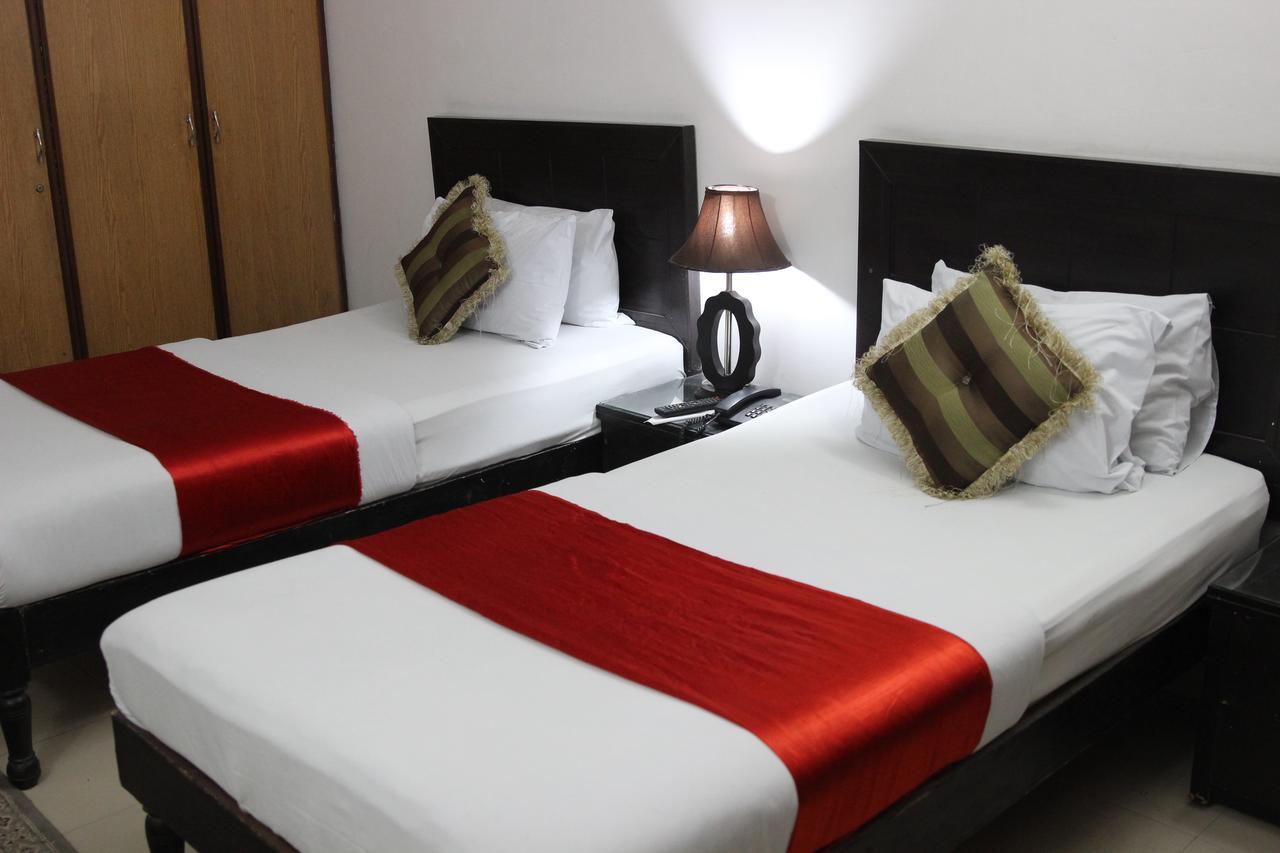 Tourist Inn Hotel Лахор Екстер'єр фото