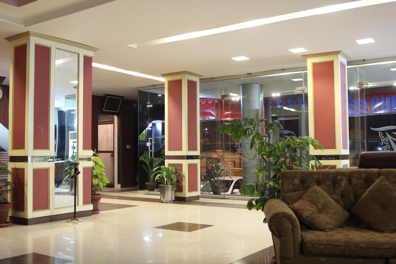 Tourist Inn Hotel Лахор Екстер'єр фото