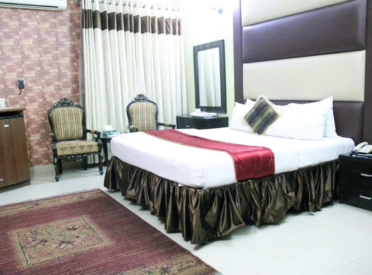 Tourist Inn Hotel Лахор Екстер'єр фото