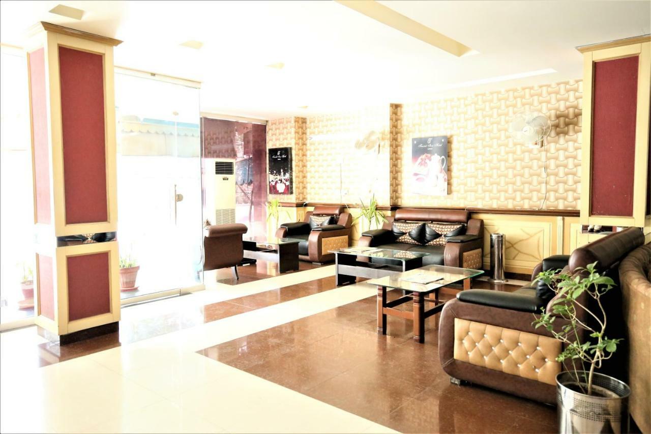 Tourist Inn Hotel Лахор Екстер'єр фото